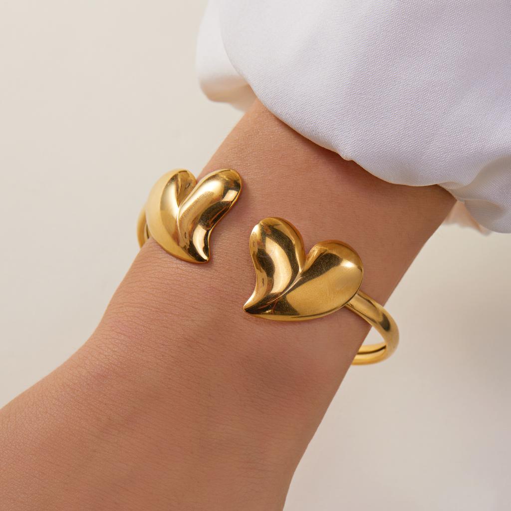New Classic Sun Moon Pattern Open Bangles Bracelet For Women Gold Color Stainless Steel Heart Cuff Bracelet Hand Ornament Gift