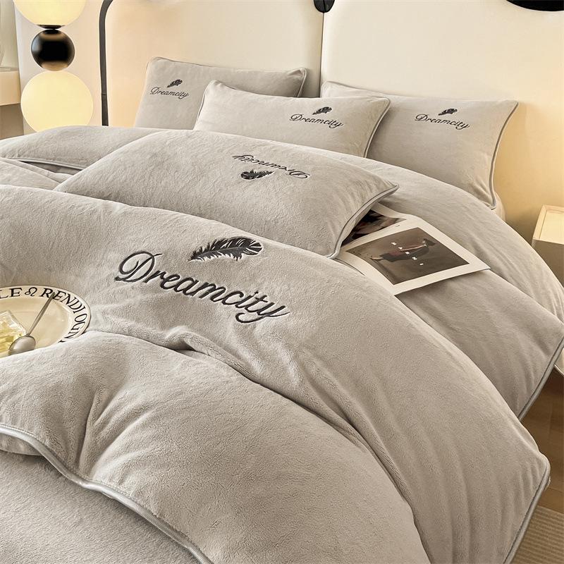 Class A Winter Double-Sided Velvet Coral Fleece Quilt Cover and Bed Sheet Set (4-Piece)