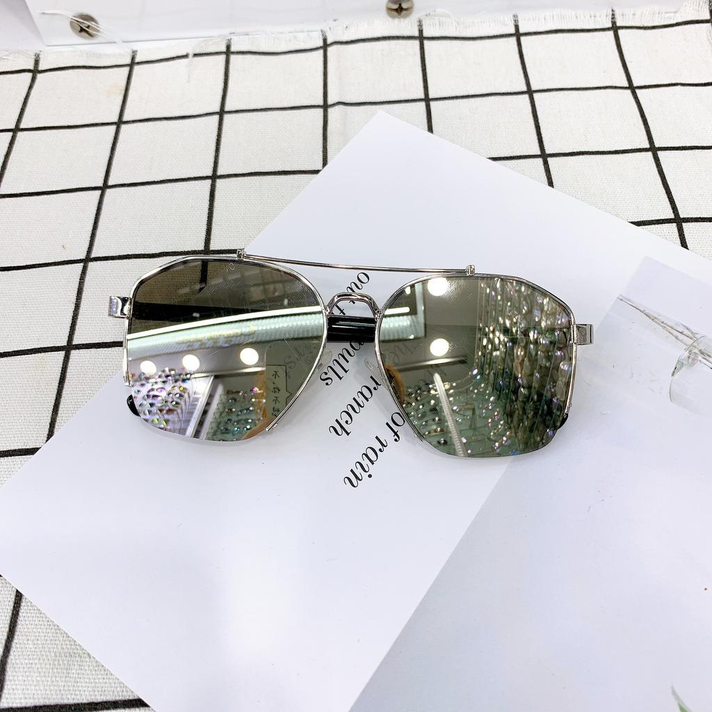 Children'S Sunglasses, Men'S And Women'S Comfortable Uv400 Sunglasses Uv-Proof Box Decorative Glasses B102