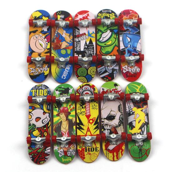 Creative Cute Mini Alloy Finger Skateboard Toys Home Decoration Ornaments Gift