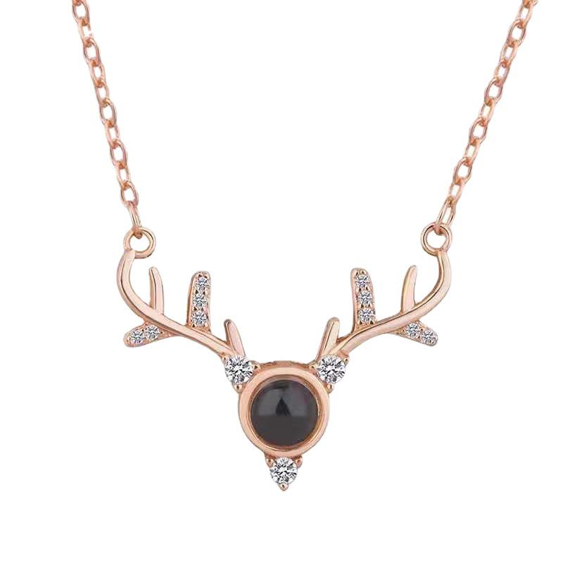 Collier Projection Cerf: Chaîne en Titane 'Je T'aime' en 100 Langues pour Femmes - Bijou Tendance pour la Clavicule Cadeau de Noël pour Petite Amie