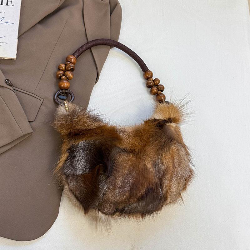 

Plush bag women s 2025 autumn and winter new fashion handbag large capacity women s simple casual plush shoulder bag коричневый