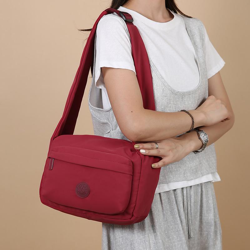 Multi-Compartment Lightweight Shoulder Bag Women's Commuter Bag