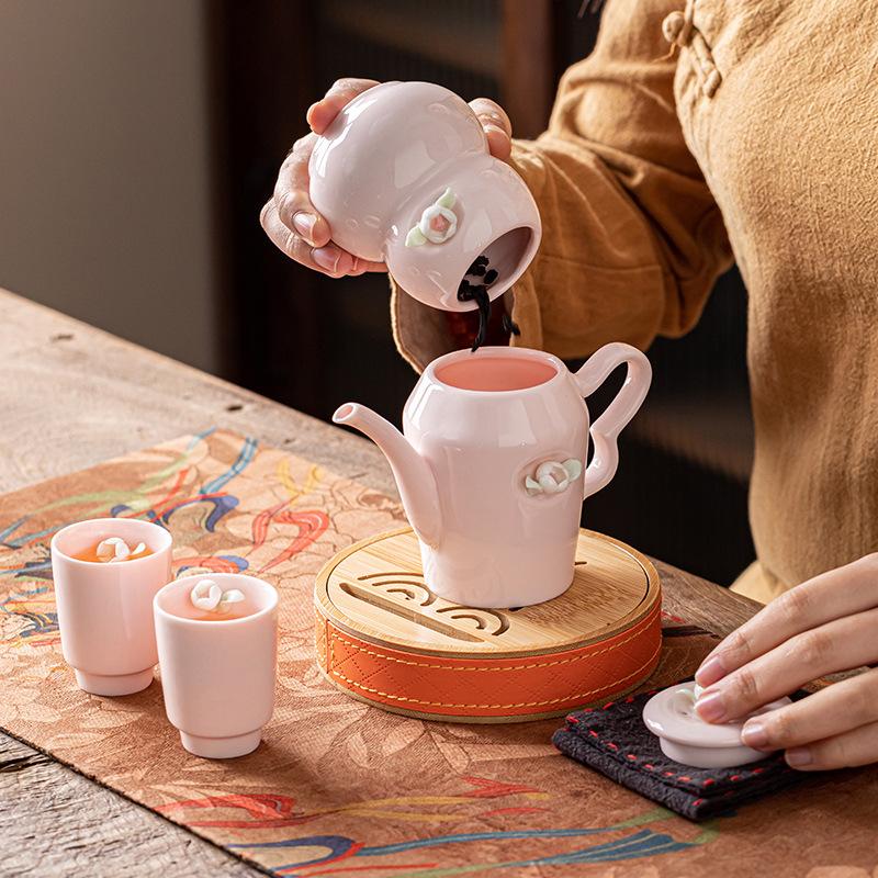 Tea Set Gifts for Women's Creative Kung Fu, a Pot and Two Cups of Ceramic Sets, Gifts for Girls