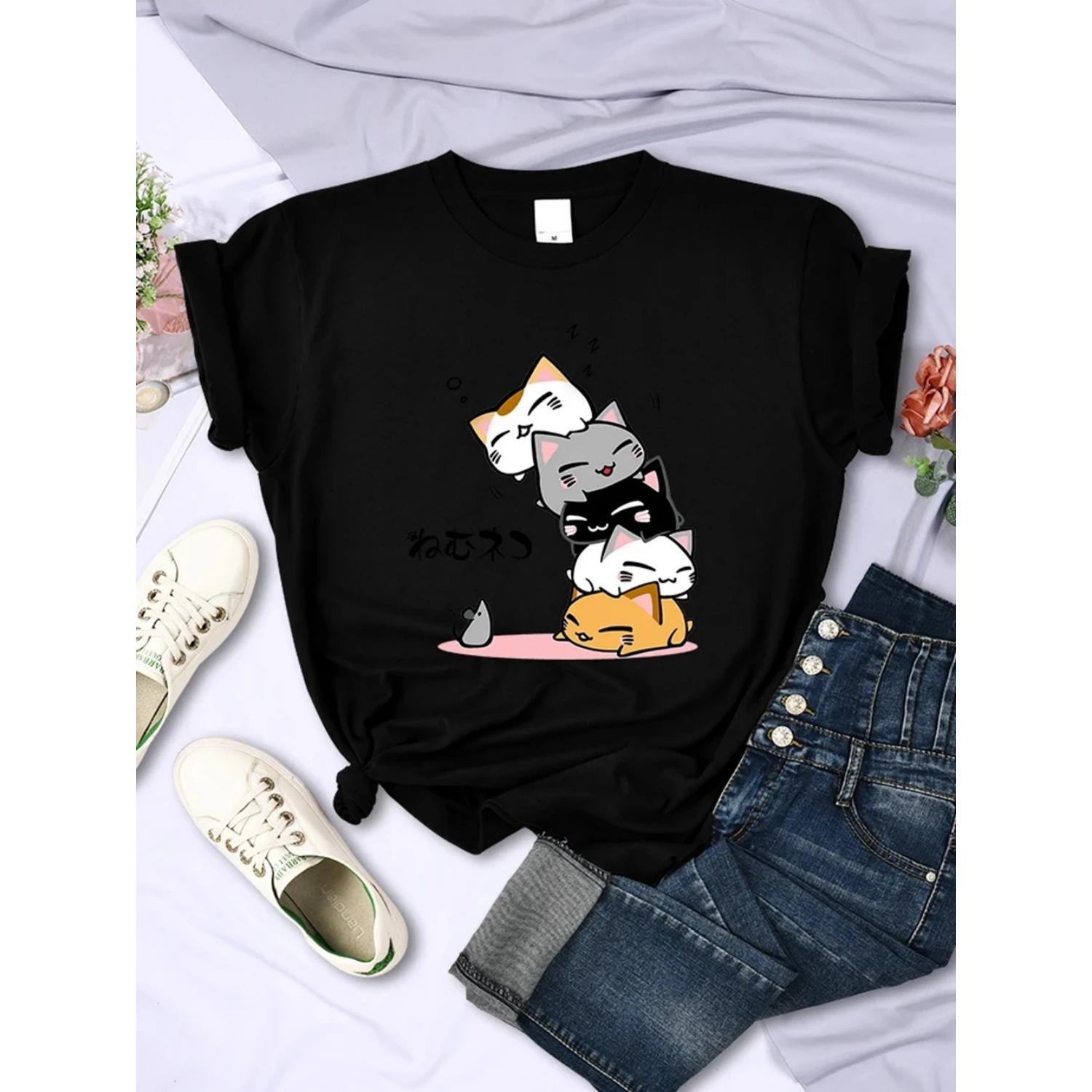 

Cute Stacked Cats Sleeping Don T See The Mouse Print Women T-Shirt Comfortable Soft Tops Creativity Fashion Womans Tee 70560 S чёрный