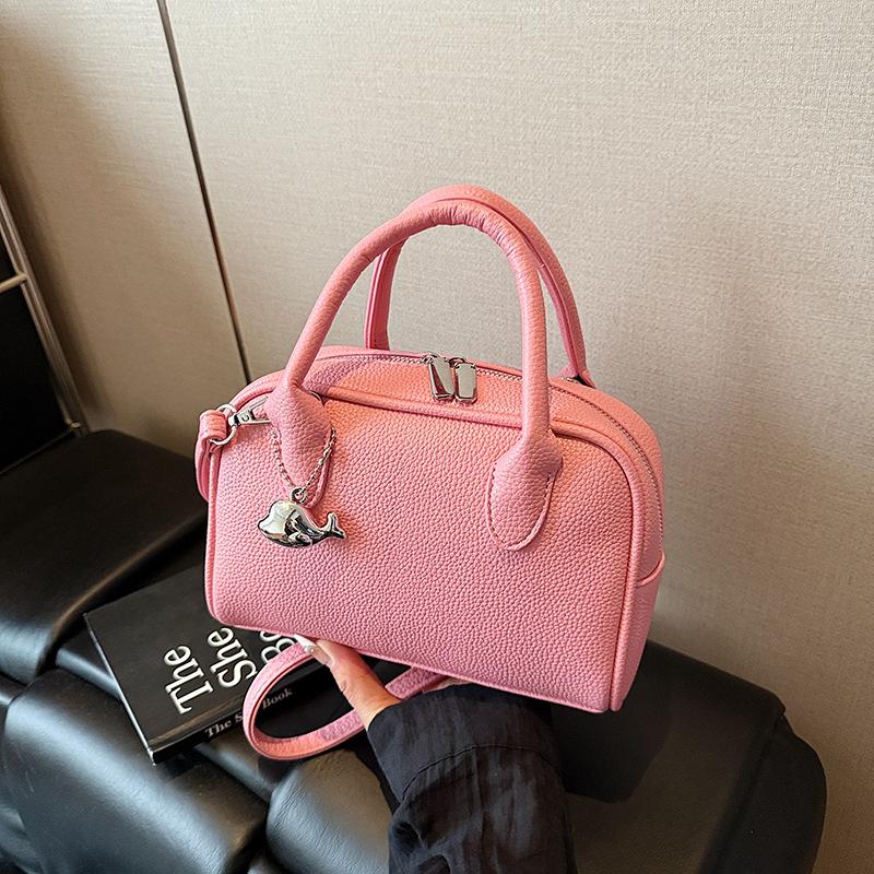 

High-end niche bag women s summer new models, popular messenger bags, casual portable pillow bags розовый