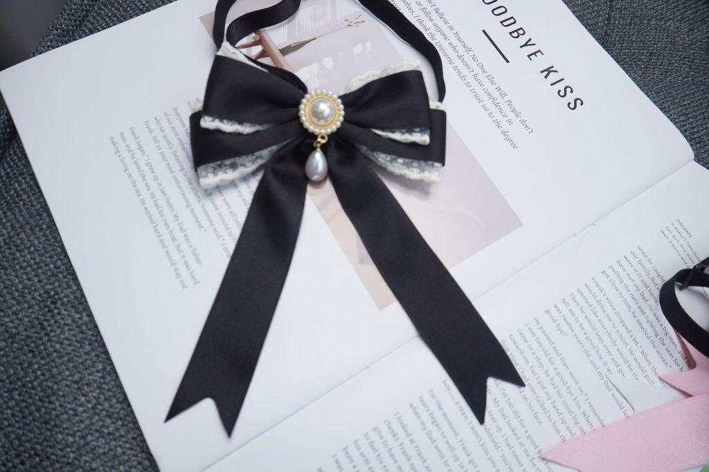 Girl Lace Pearl Bow Tie With Adjustable Back For Elegant Winter Fashion