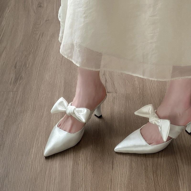 Högklackade skor Ny stil Skor Damskor Tåhättor Halvflip-flops Spetsiga tofflor