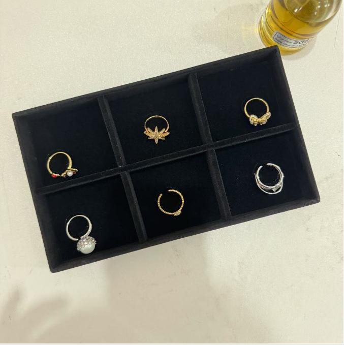 Velvet Jewelry Box – Ring and Earring Tray with Bracelet Compartment