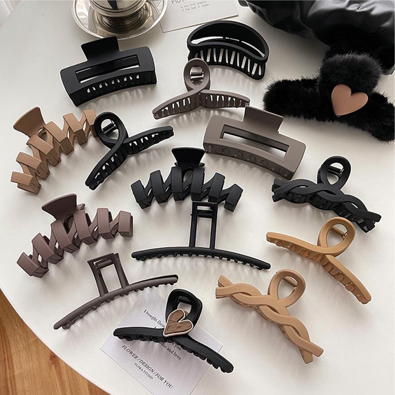 Women's Black Large Shark Claw Hair Clip for Advanced Style