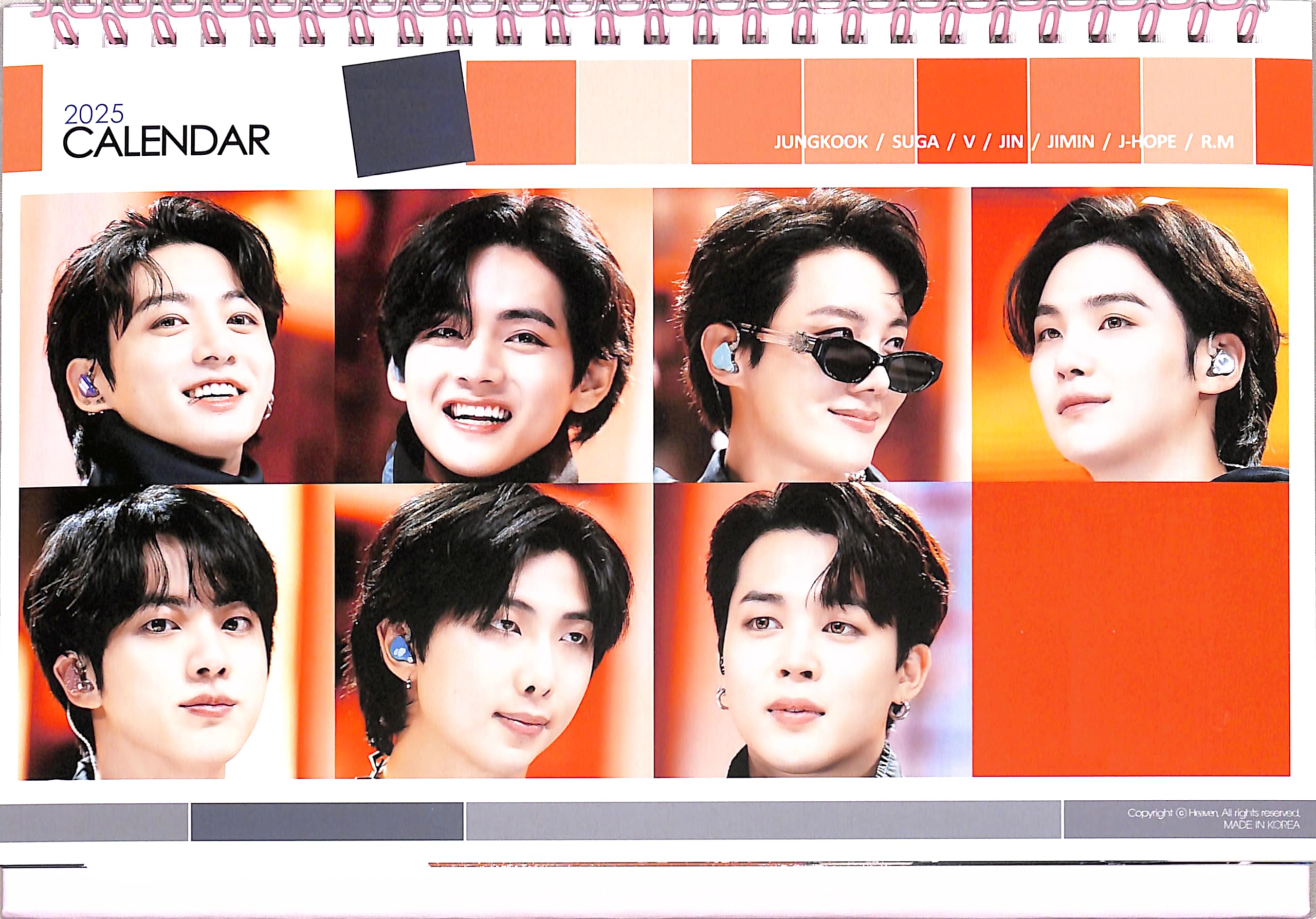 

BTS Bangtan Sonnyong Dan Goods 2025 Настольный календарь с наклейками + [Товар]