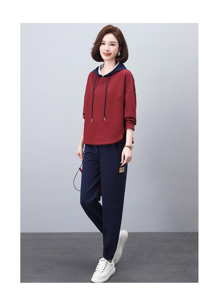 Sportovní oblek pro raný podzim 2024: Omlazující, zeštíhlující dvoudílný set