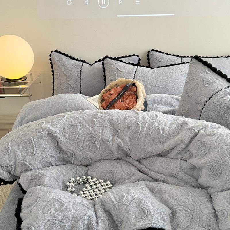 

Milk Fleece Bedding Set Four-piece Thermal Bed Sheet Quilt Cover Pillowcase 1.2m bed