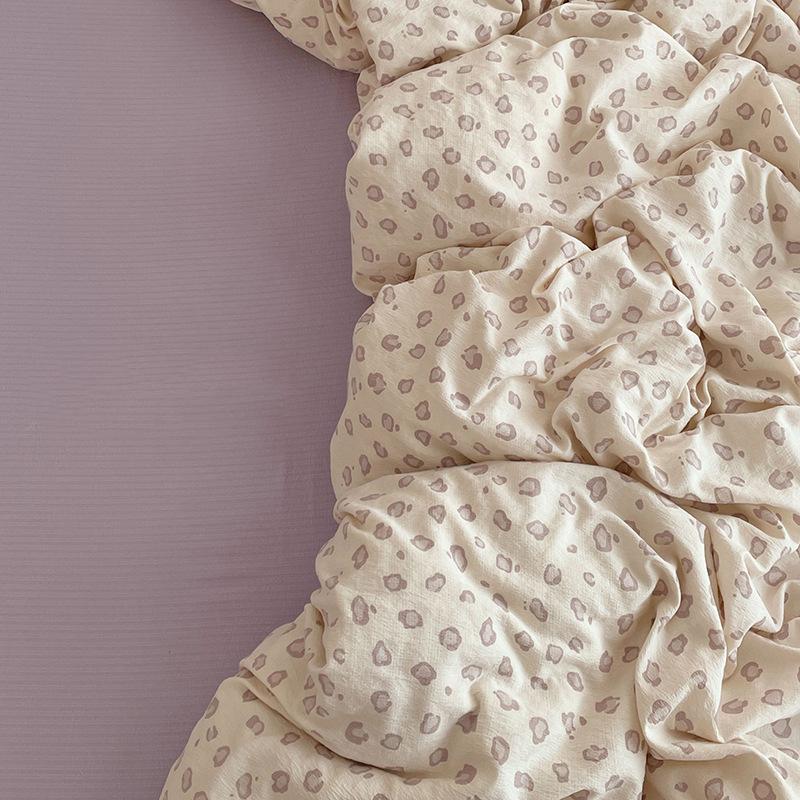 4 Piece Bedding Set Double Layer Gauze Quilt Cover Bed Sheet Pillow Cases Student Duvet Cover Fitted Sheet Soft Comfortable Bedding Set