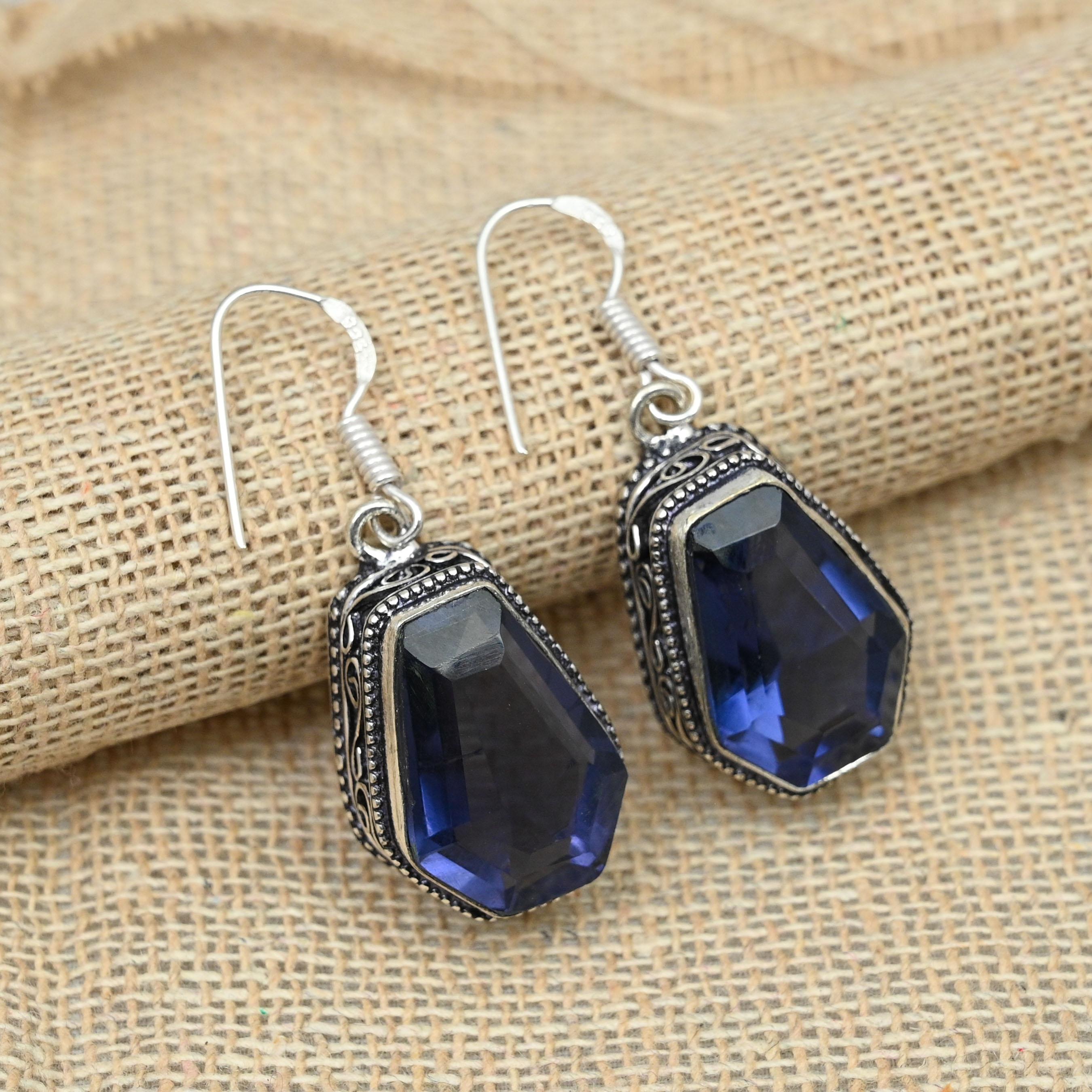 

Аметист Драгоценный камень 925 Твердое серебро Ювелирные изделия Изящные винтажные дизайнерские ювелирные серьги для нее 1.57 Inches фиолетовый