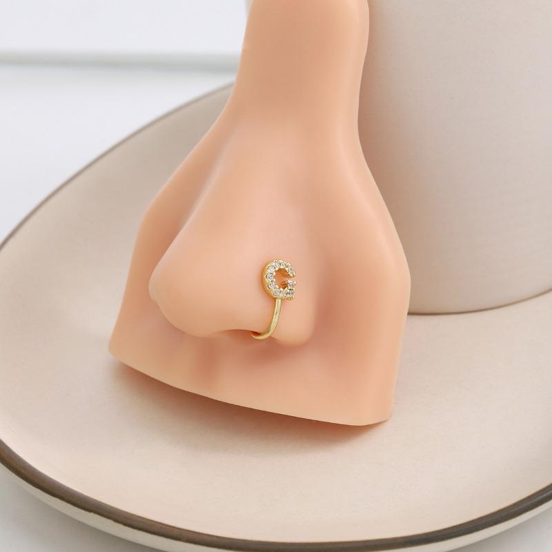 A 26-letter U-shaped Diamond-encruted Nose Stud Without A Pungent Clip