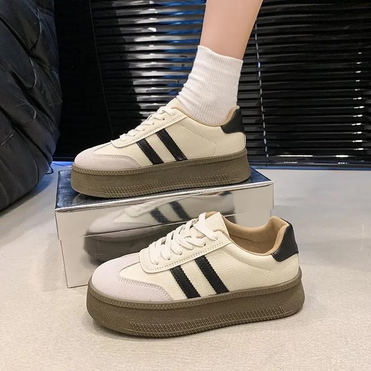 Fashion Women's 2024 Autumn New Spring and Autumn White Shoes Female Explosion Thick Sole Casual Board Shoes