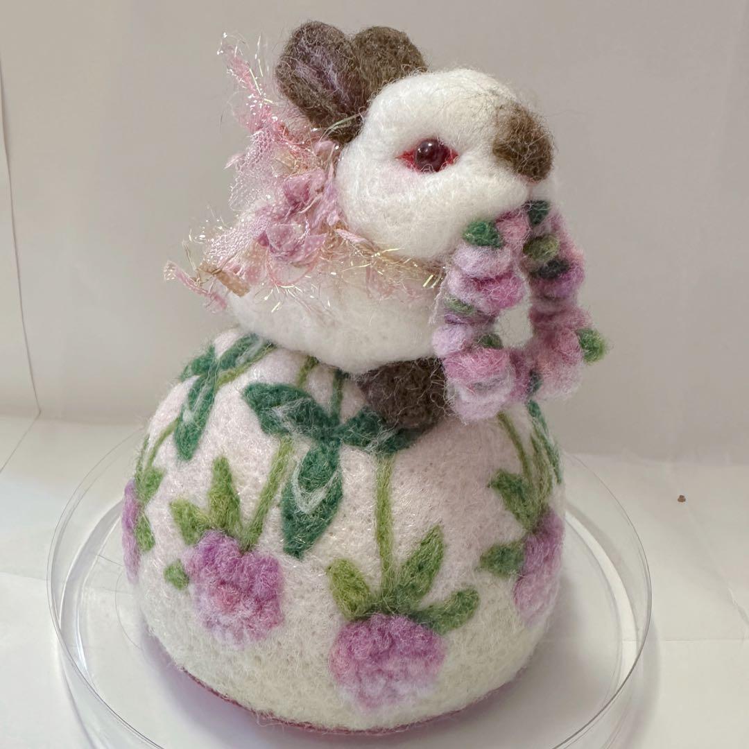 

[USED] Embroidery Rabbit Artist Teddy Bear Handmade Plush Toy