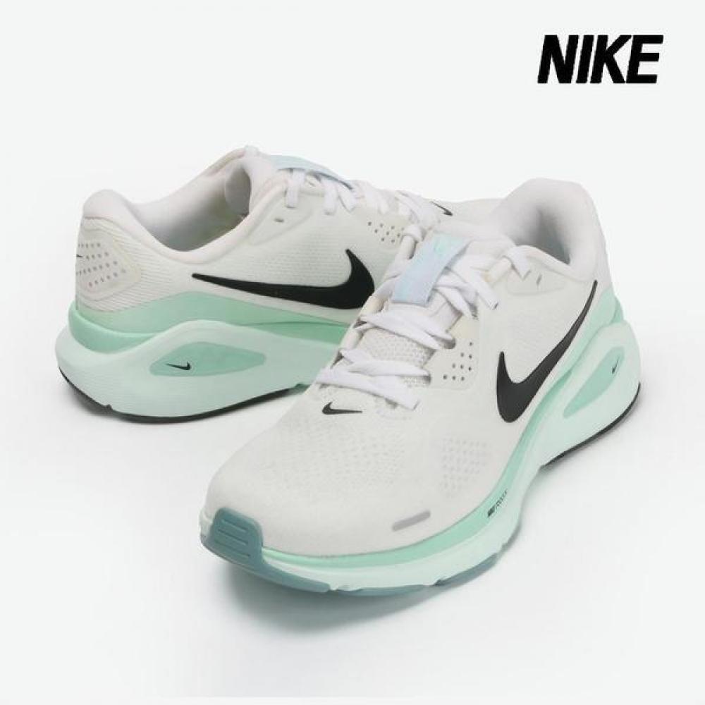 Nike Women S Running ShoeS White Green Structure 26