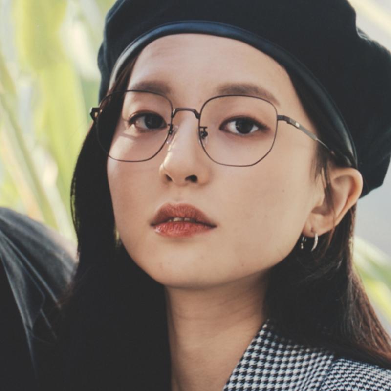 

aloeyewear [ALOXROUNZ] Oversized Square Beta Titanium Glasses Frame ARA8113 C4 Brown NONE