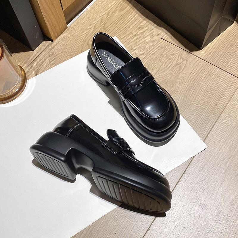 551 Академия Ретро круглый носок платформа лоферы женские маленькие кожаные туфли 35 чёрный 3379₽