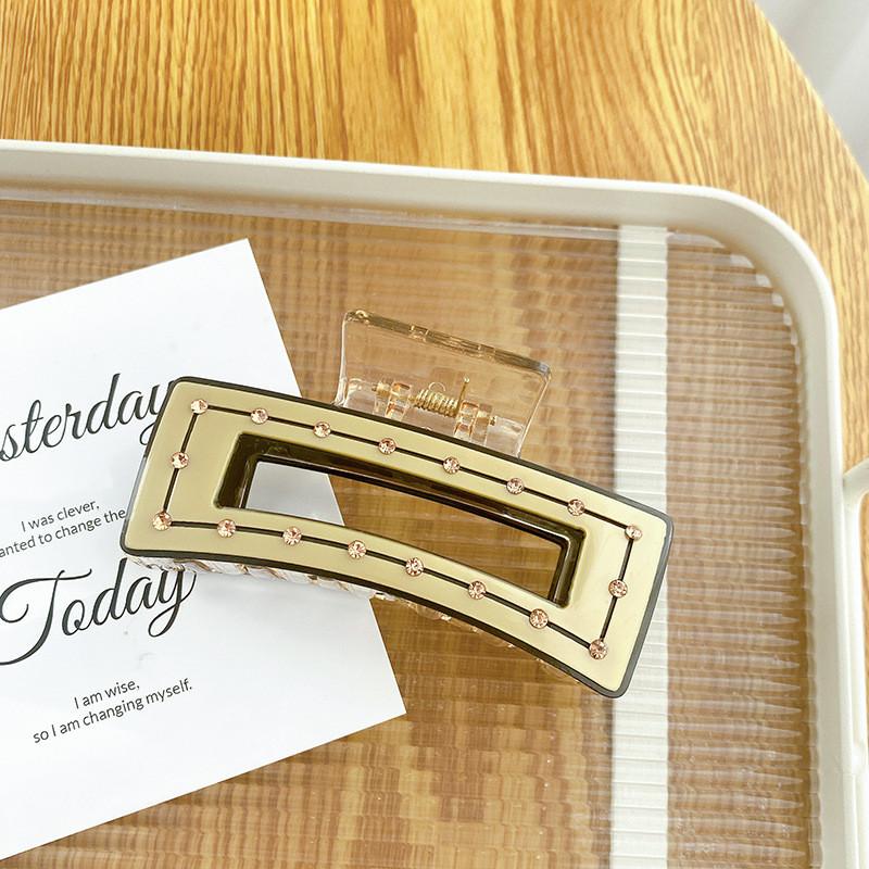 

Premium Quality Hair Claw With Luxurious Diamond Detailing For Trendy Hairstyles Coffee8.6cm