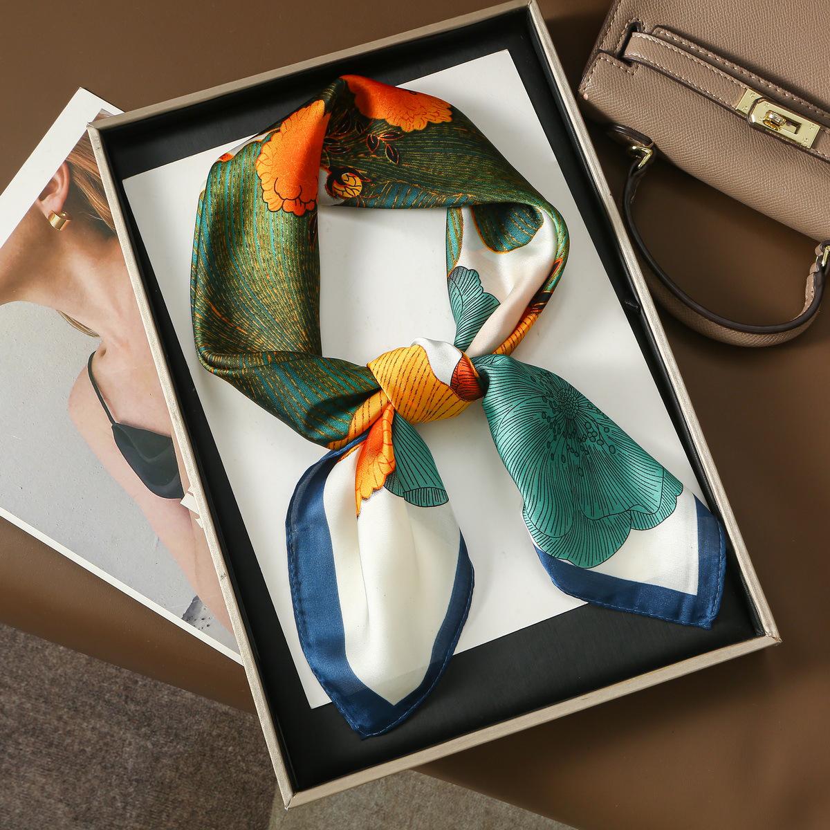 

Новый шелковый шарф с принтом листьев гинкго - универсальная корейская мода для женщин 70x70 CM