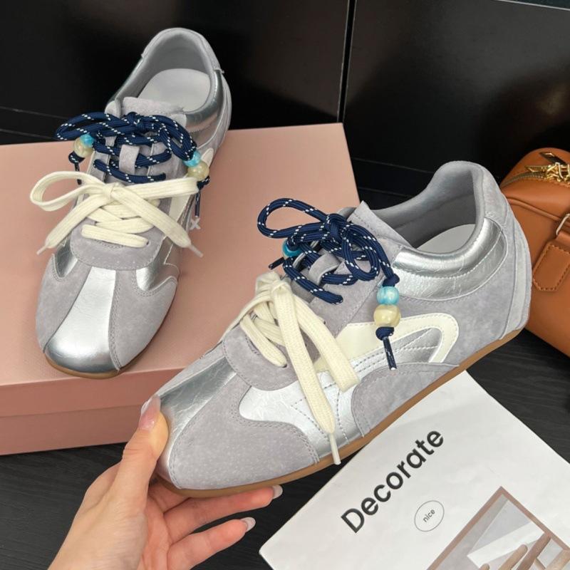 

2025 autumn new 6cm inner height increase version of the new silver German training shoes women s shoes versatile Forrest Gump casual sports shoes. 40