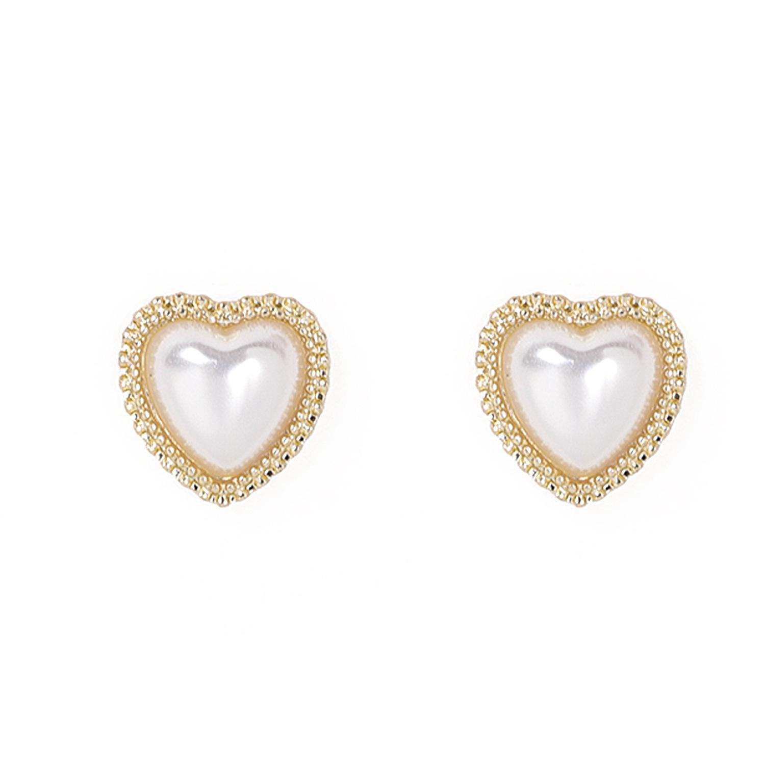 

Heart Shaped Stud Earrings with Beaded Edge Design Fashion Jewelry Accessories for Everyday Wear and Special Occasions белый