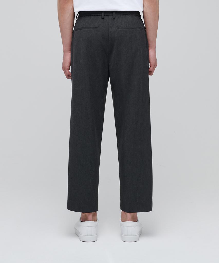 Musinsa Standard Lightweight Wide Drawstring Banded Crop Slacks [Charcoal Gray]