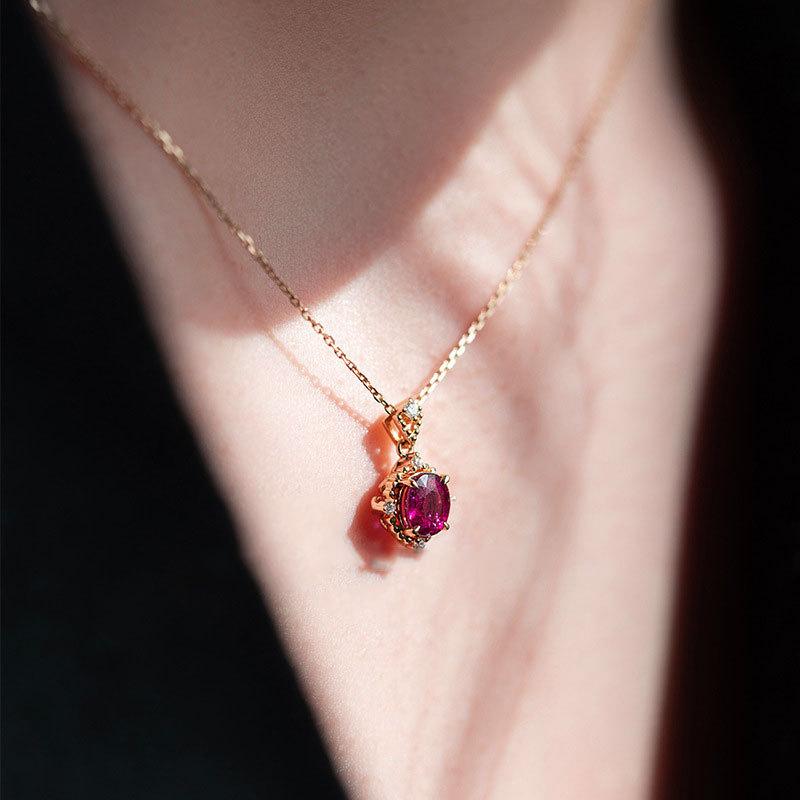 Exquisite Retro Palace Style Versatile Temperament, Red Zircon Ruby Necklace Versatile Hong Kong Style Women