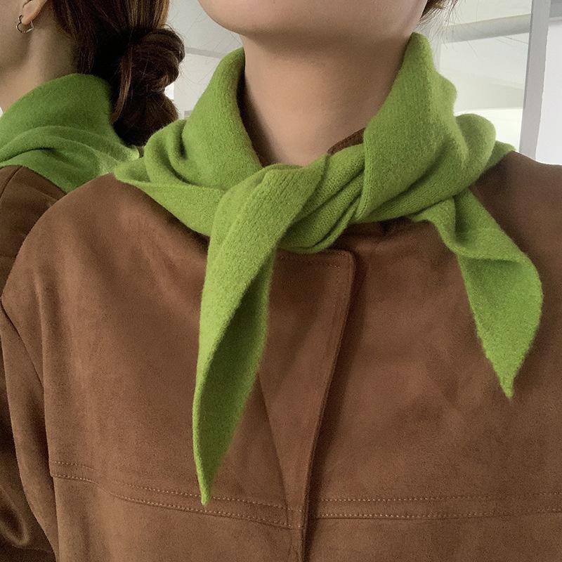 Winter new versatile triangle scarf small scarf women's autumn, autumn and winter comfortable skin-friendly neck care thickened warm scarf