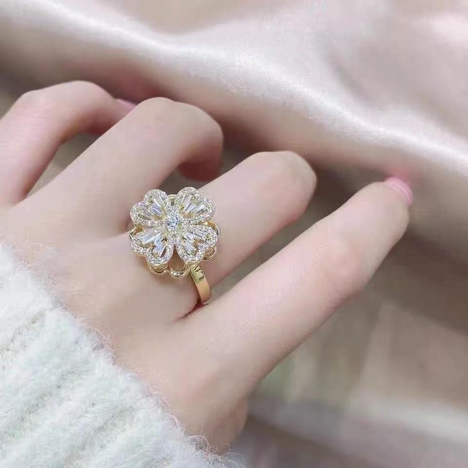 

Женский циркон четырехлистный клевер может вращать кольцо. adjustable