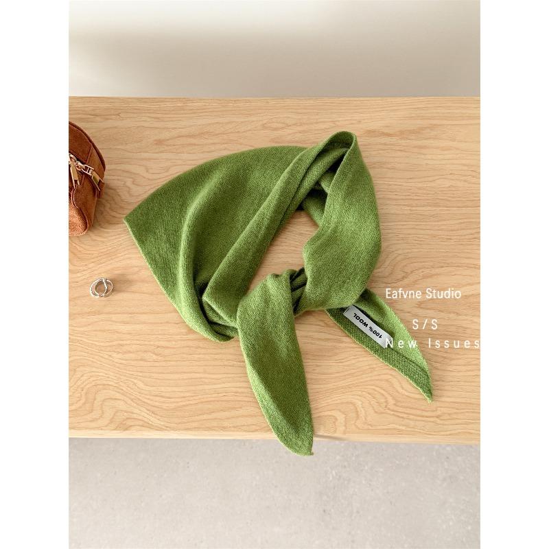 All Wool Knitted Triangular Scarf A Solid Color Versatile Shawl for Autumn and Winter  A Warm Shoulder Shield