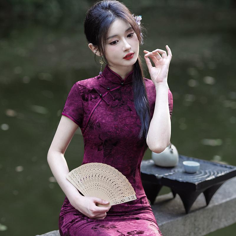 

Guofeng 2026 Velvet Qipao: Plus Size Long Style for Weddings and Banquets Small