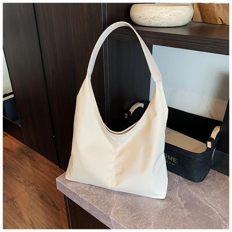 

Spring new large-capacity practical fashion bag textured commuter retro versatile shoulder messenger bag