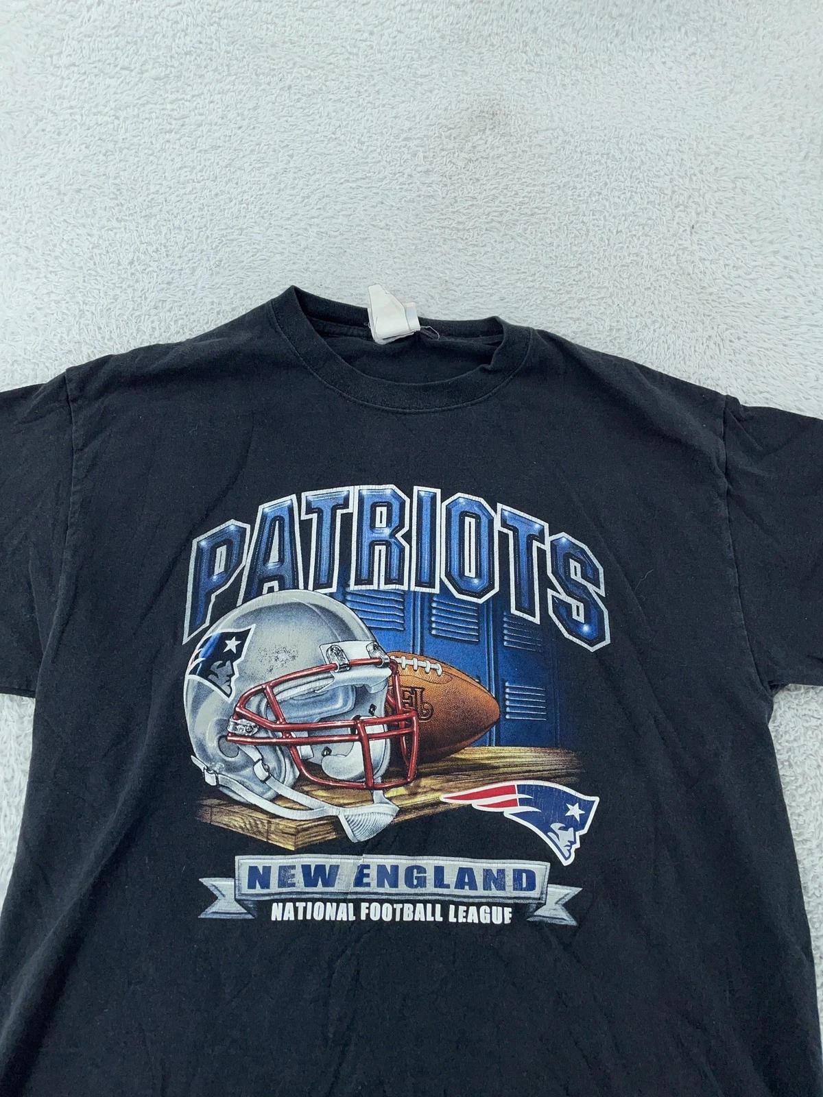 Vintage New England Patriots Shirt Mens Black NFL Football Helmet Tee T-Shirt M