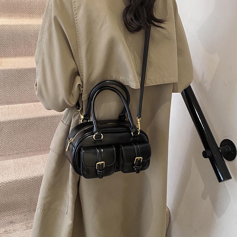 

2024 Женская ретро-мода Сумка для боулинга: Трендовая маленькая квадратная сумка кроссбоди чёрный