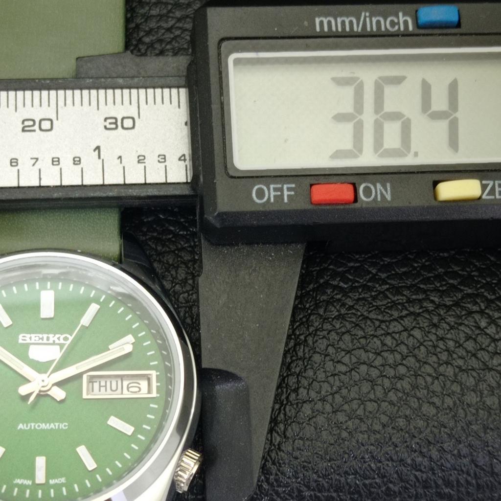 VINTAGE SEIKO 5 AUTOMATIC REFURBISHED JAPAN MENS GREEN DIAL WATCH a440541-9 Sk-a440541-1