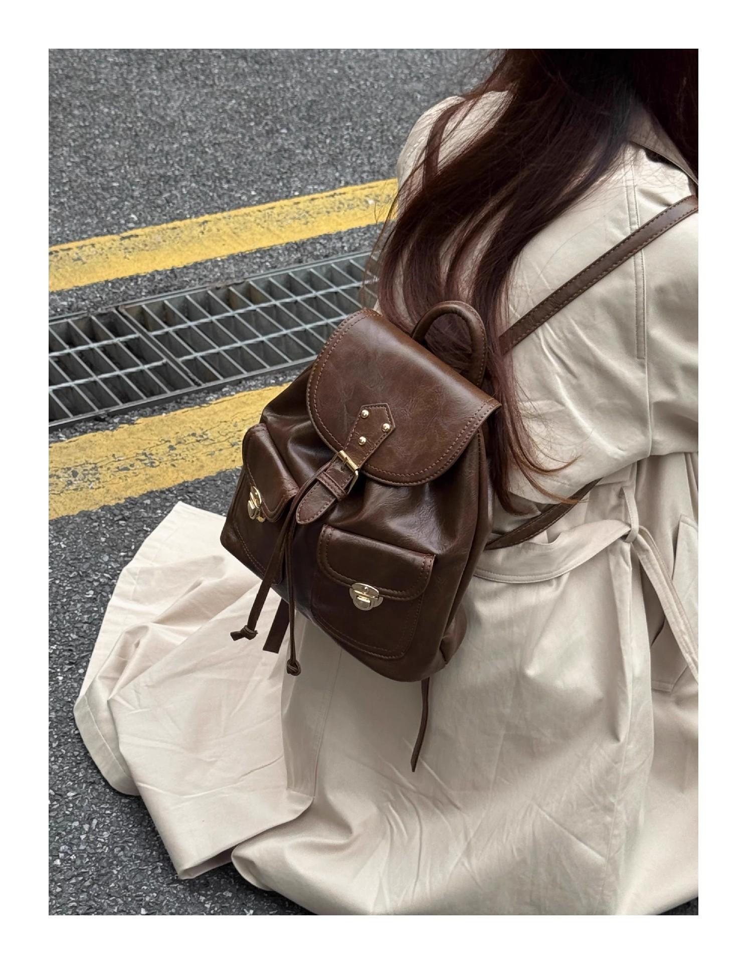 Backpack New Early Spring Retro Cute Small Backpack Middle School Student PU Backpack темно-коричневого