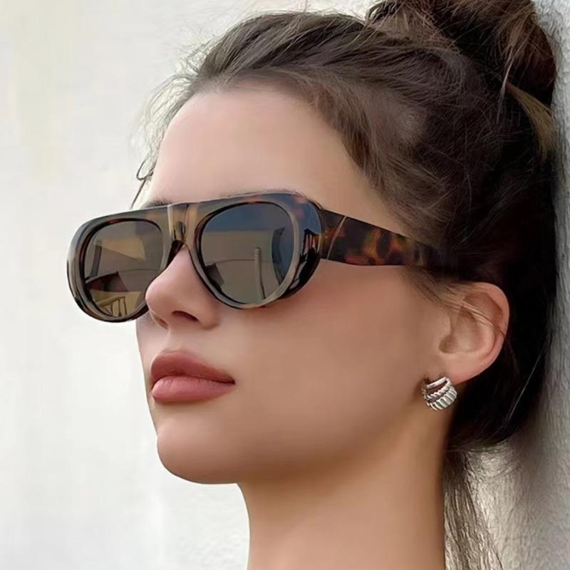 Fashion Brand Luxury Designer Sunglasses Men Women New Casual Vintage Punk Shades Glasses Summer Travel Outdoor Eyewear