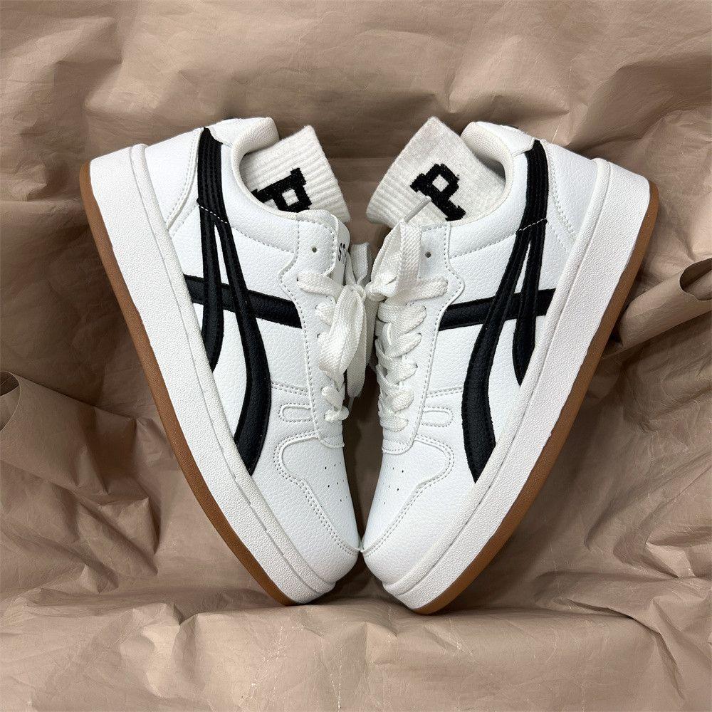 Little white shoes women's spring 2025 new student versatile popular sports shoes niche Hong Kong style retro couple board shoes