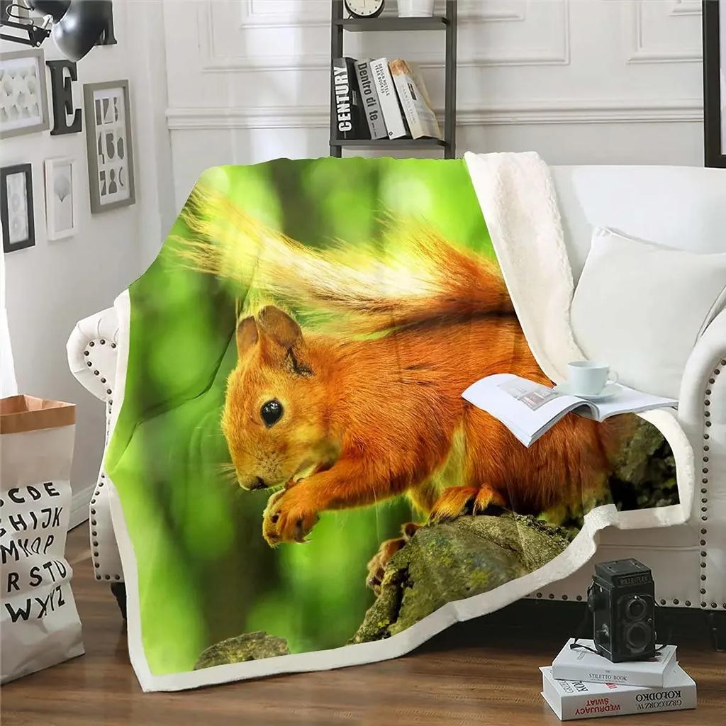 Ultra Soft Blanket Squirrel Throw Blanket Plush Lightweight Couch Sofa Bed Warm Cozy Flannel Blanket for Teens and Adults Gifts