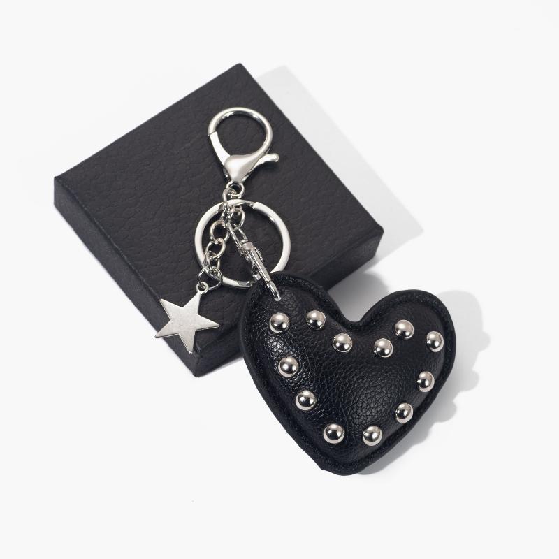 1 Pcs Punk Goth Heart For Bag Bag Charm Keychain With Rivet Ring Lock Bag Charm For Daily Wear
