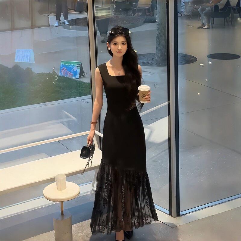 

Elegant Mermaid Sequin Patchwork Dress - Sleeveless French Square Neck, Slimming Waist, Hepburn Style for Spring/Summer Medium чорний