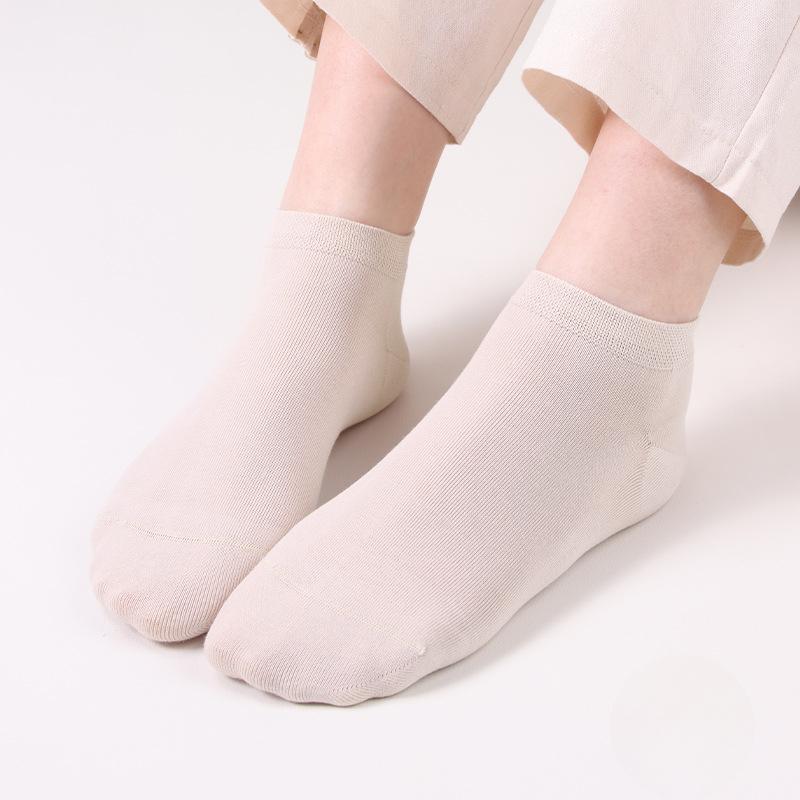 Women Spring and Summer New Antibacterial Anti Pilling Simple Boneless Breathable Boat Socks