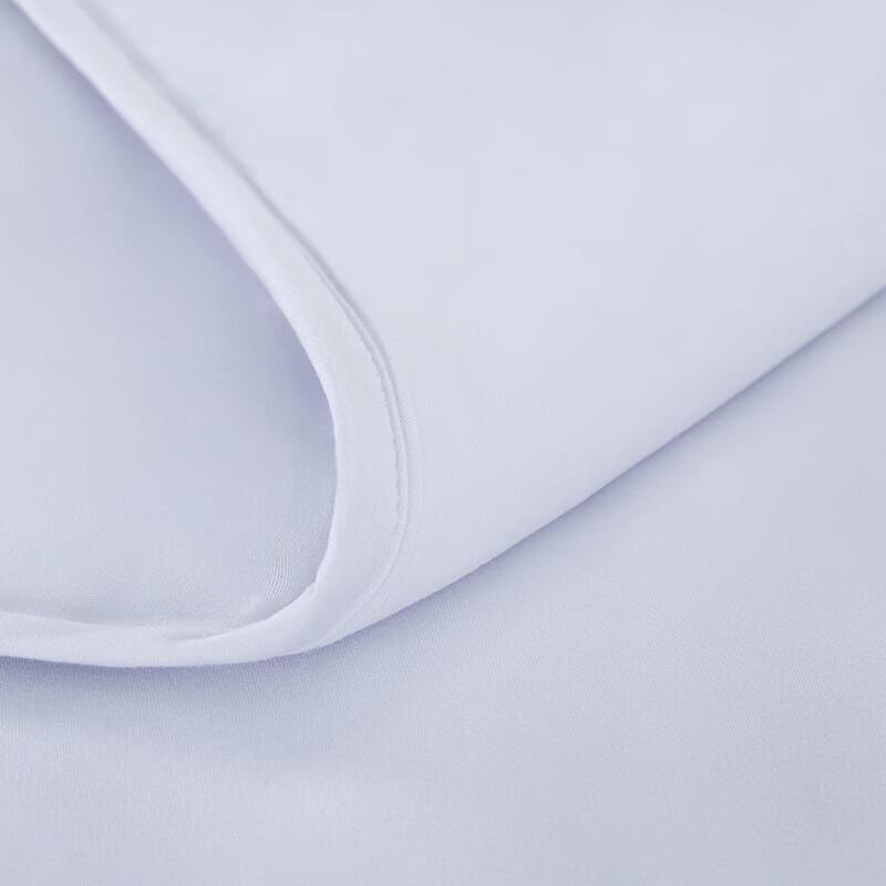 BOSS All-Season Solid Stripe Fiber Quilt