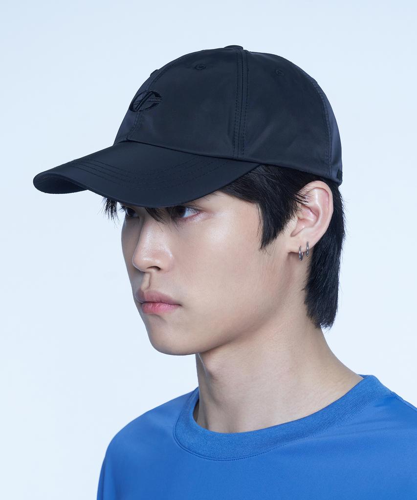 Hyeonpiteu Essential Black Logo Cap