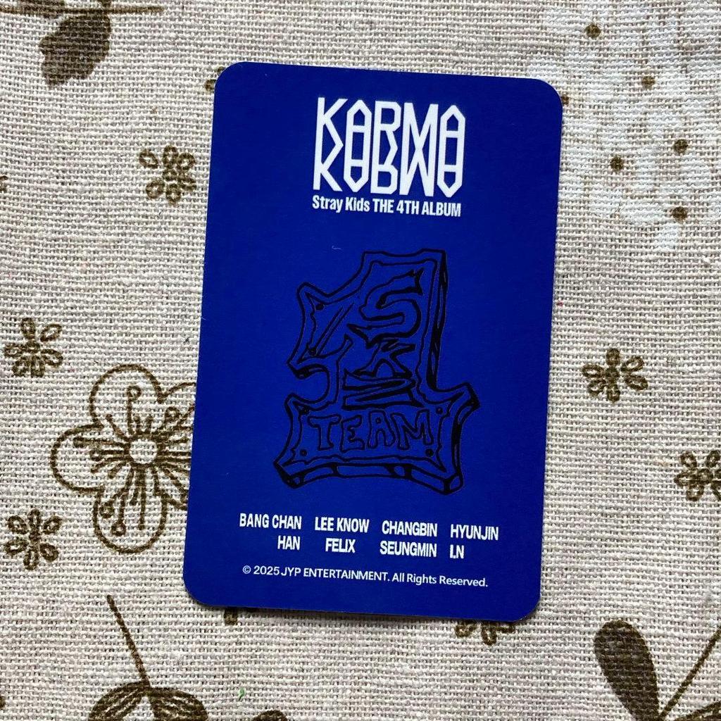 [USED] Seungmin StrayKids KARMA T-shirt Uniform Bonus Trading Card