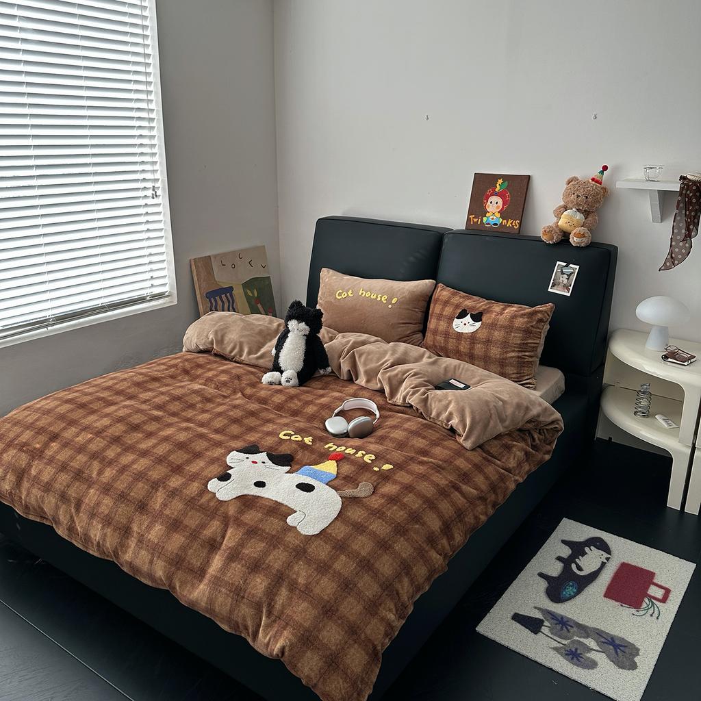 Cute Cat Embroidered Autumn Winter Warm Bedding Set Milk Velvet Thicken Warmth Duvet Cover Set with Sheet Quilt Cover Pillowcase